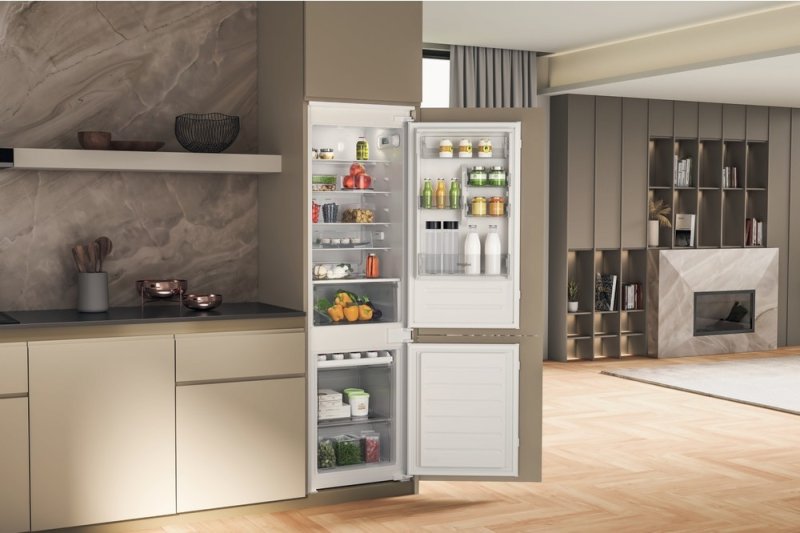 Whirlpool ugradbeni frižider WHC18D051A1