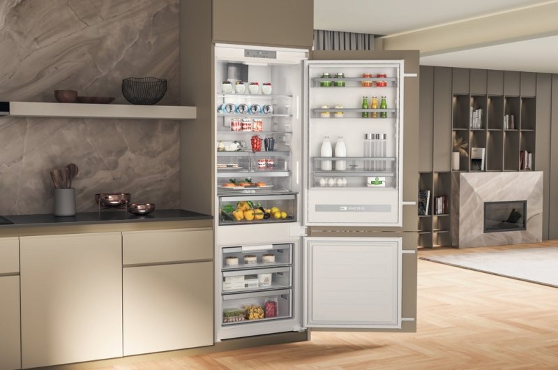 Whirlpool ugradbeni frižider SP40 812 EU 2